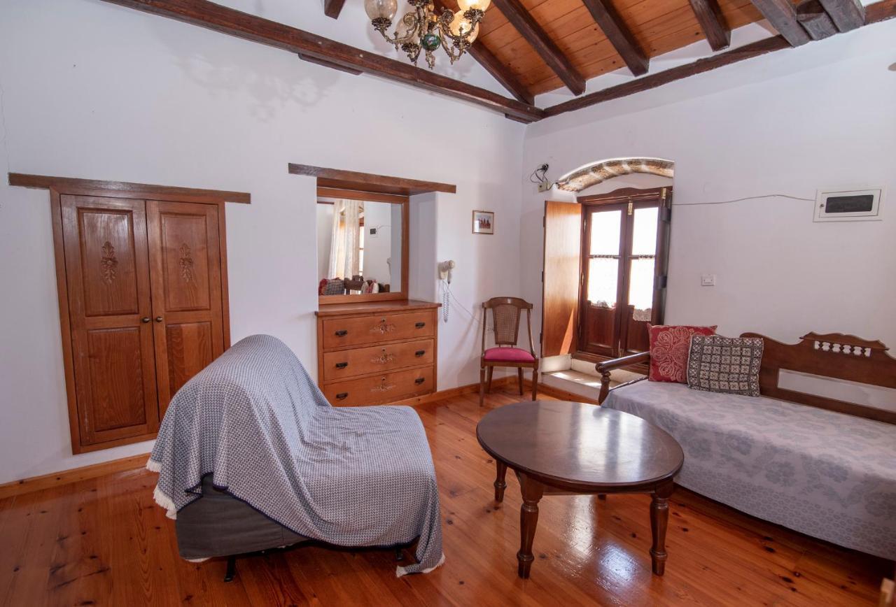 Goulas Traditional Guesthouse Monemvasía Buitenkant foto
