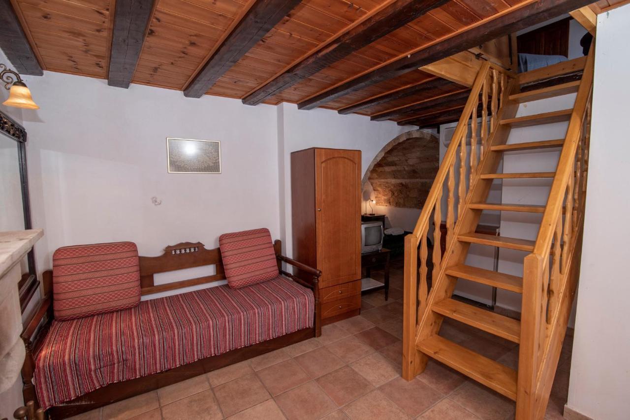 Goulas Traditional Guesthouse Monemvasía Buitenkant foto