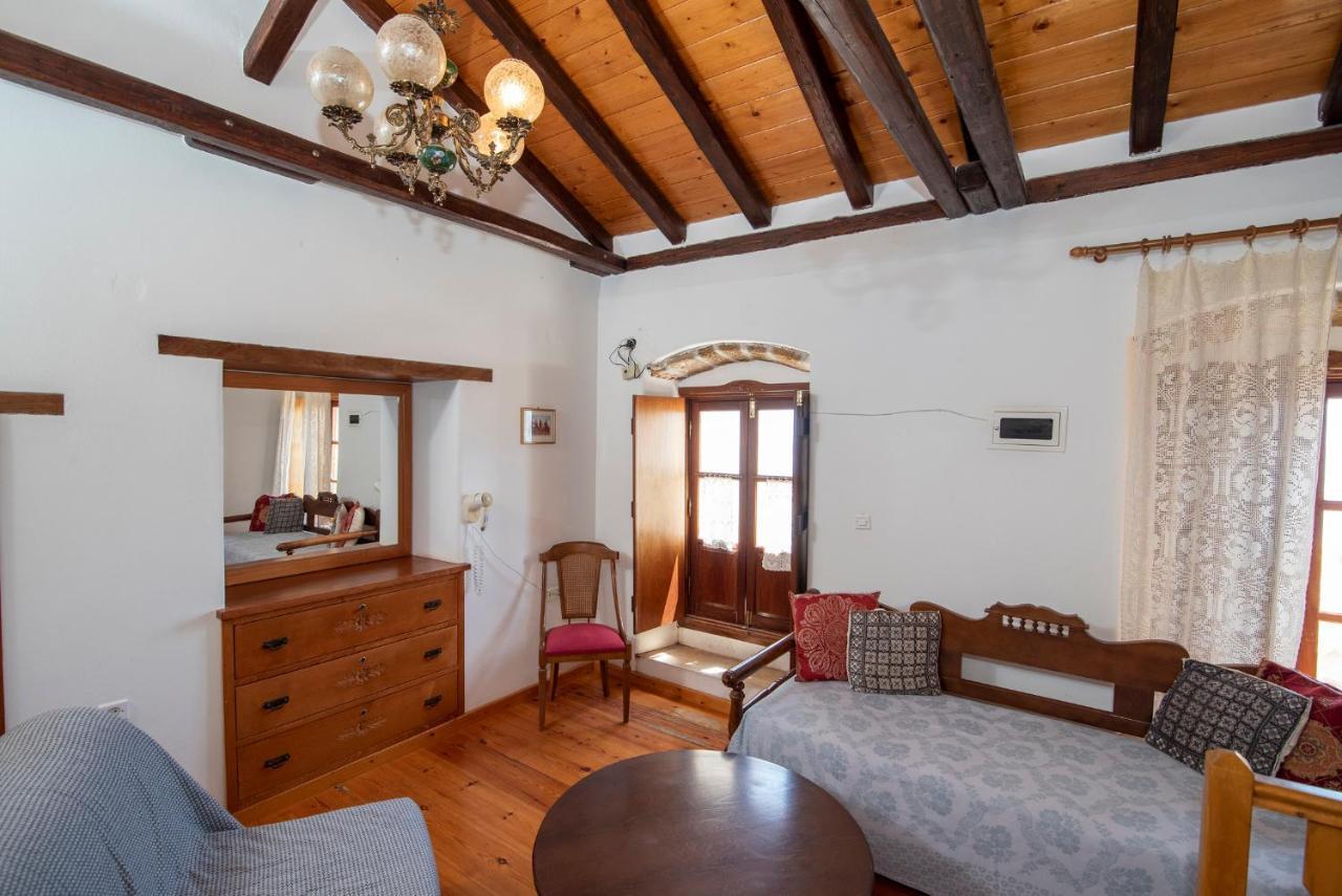Goulas Traditional Guesthouse Monemvasía Buitenkant foto