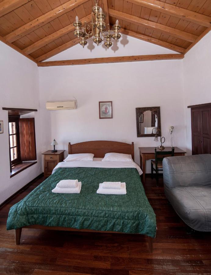 Goulas Traditional Guesthouse Monemvasía Buitenkant foto