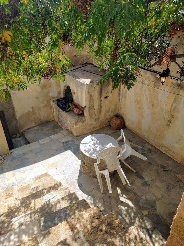 Goulas Traditional Guesthouse Monemvasía Buitenkant foto