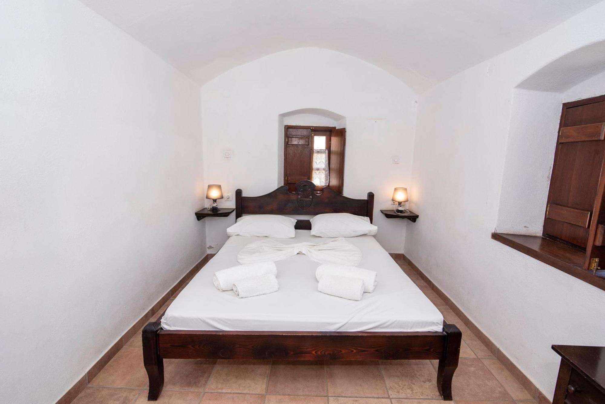 Goulas Traditional Guesthouse Monemvasía Buitenkant foto