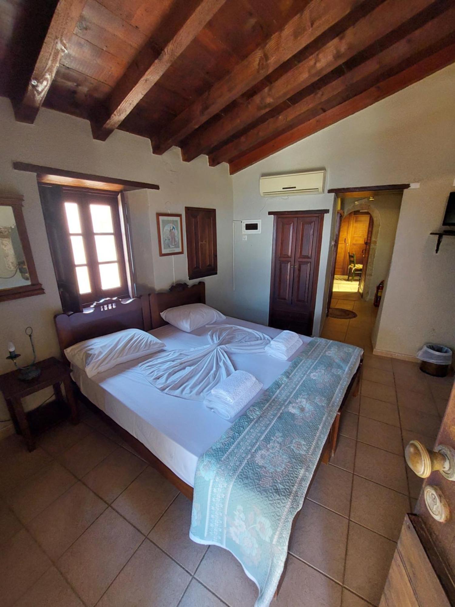 Goulas Traditional Guesthouse Monemvasía Buitenkant foto