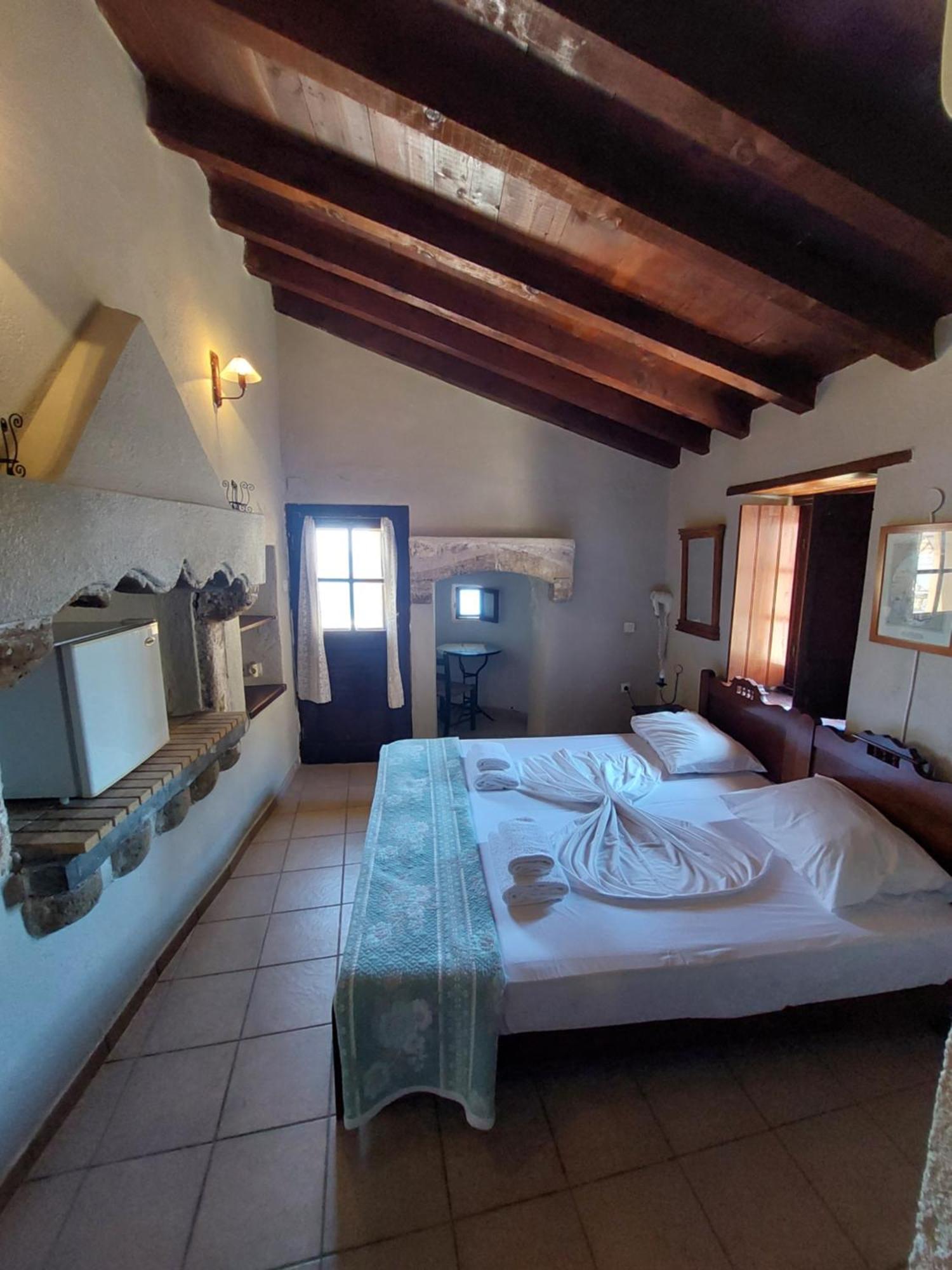 Goulas Traditional Guesthouse Monemvasía Buitenkant foto